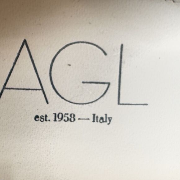 AGL Attilio Isolde Nude Patent Leather Pointed Toe Kitten Heel Pumps Sz 40 NWOT - Picture 14 of 15